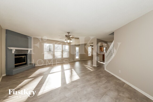 Foto del edificio - 6845 Woodland Heights Dr