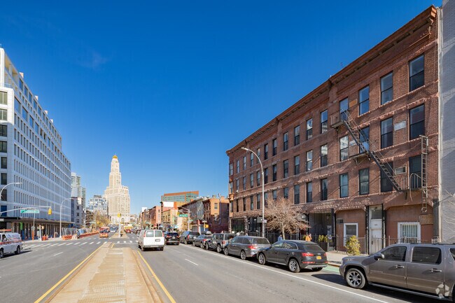 Building Photo - 105 4th Ave