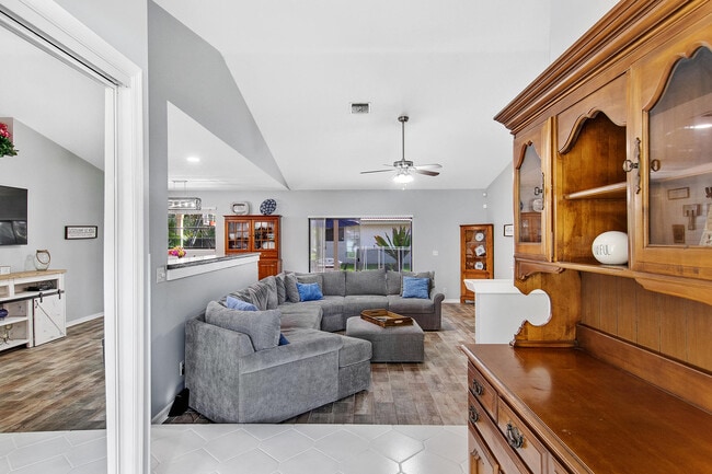 Building Photo - 912 Blueberry Dr