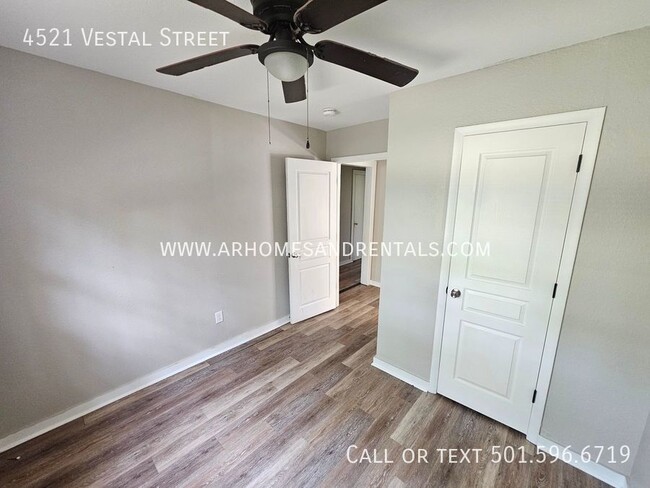 Building Photo - 4521 Vestal St