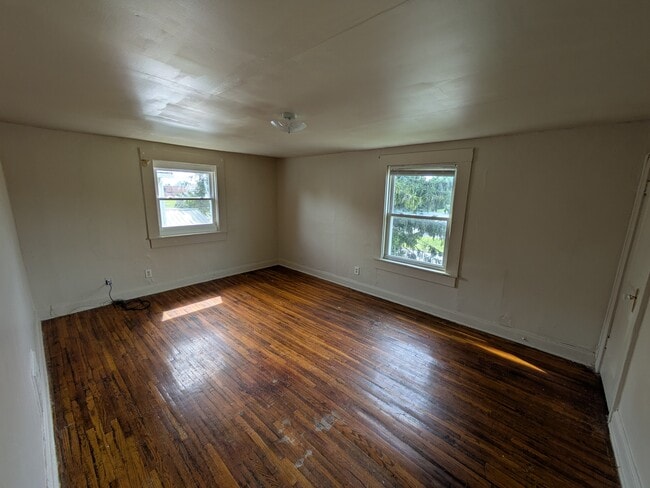 Foto del edificio - 3162 E 5th Ave