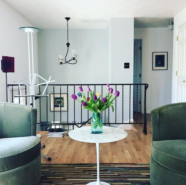 Foto del edificio - Updated 4 Bed 2 Bath Home In Ideal South B...