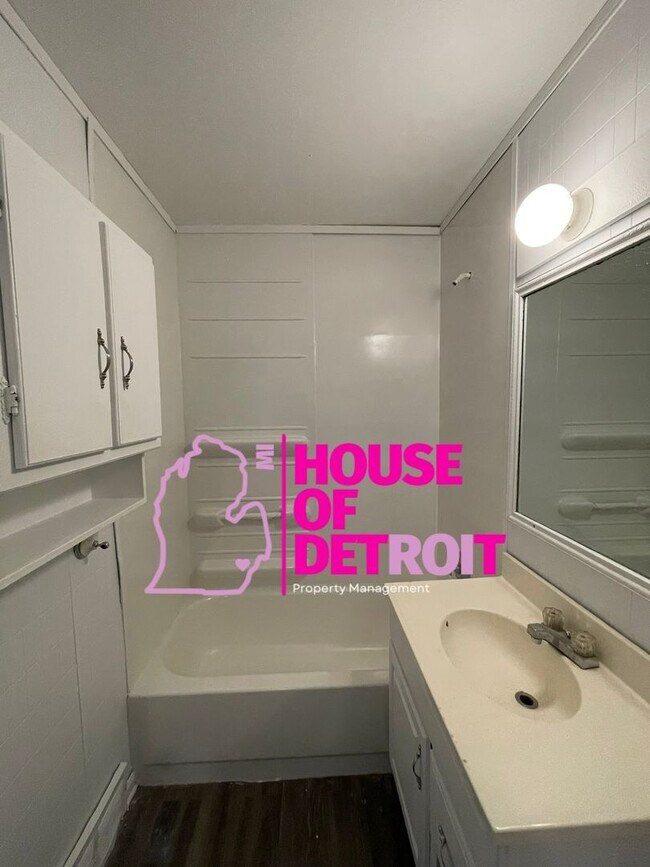 Foto del edificio - 3 BEDROOM | 1 BATH | FREE PRE SCREEN