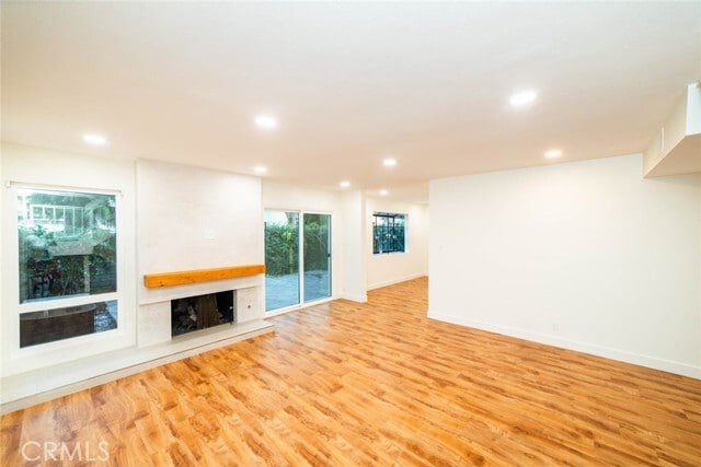 Building Photo - 10 Oak Tree Ln