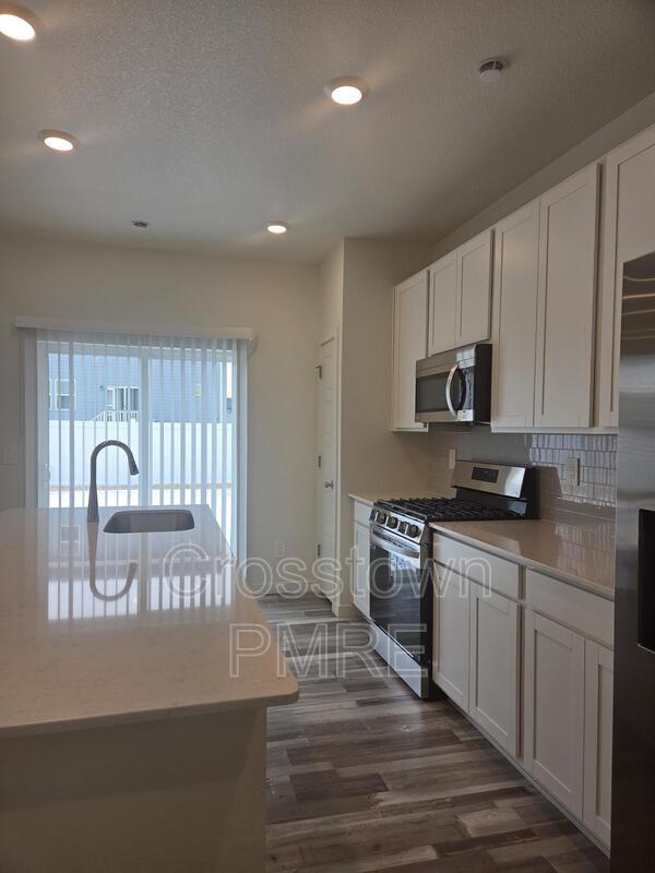 Foto del edificio - 3733 Kobuk St