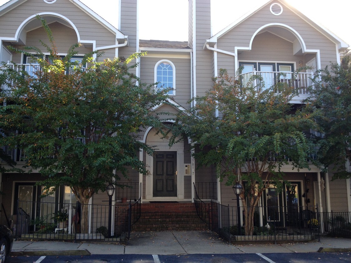 3701 Cotswold Terrace, Greensboro, NC 27410 Condo for Rent in
