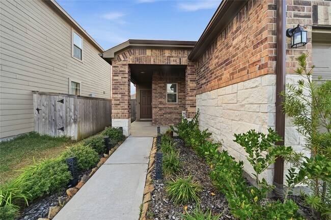 Foto del edificio - 16306 Fontana Ct
