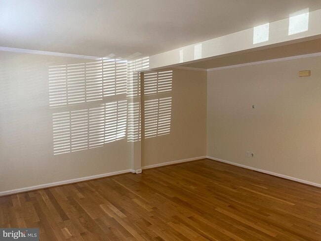 Foto del edificio - 7049 Rogue Forest Ln