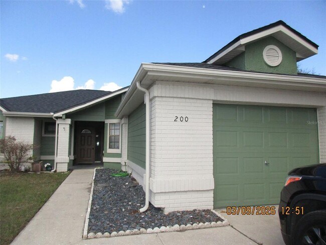 Foto del edificio - 200 Gemwood Ct