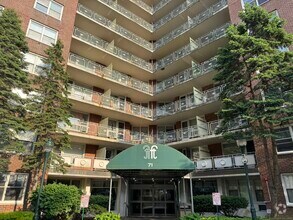 Building Photo - 71 Strawberry Hill Ave