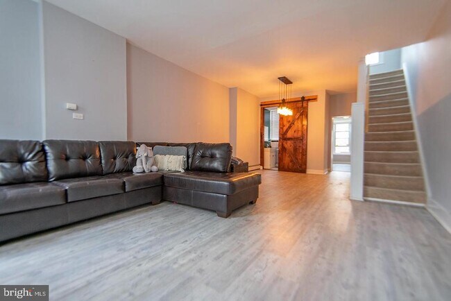 Foto del edificio - 4708 Fowler St