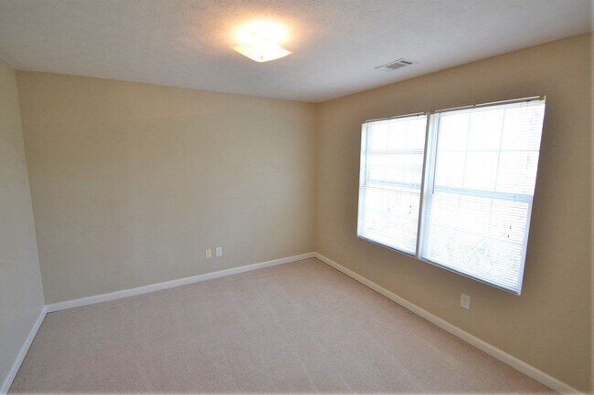 Building Photo - 55 Carver Dr