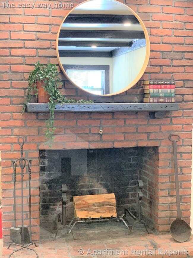 Renovated Davis Sq Carriage House with 2 P... House for Rent in