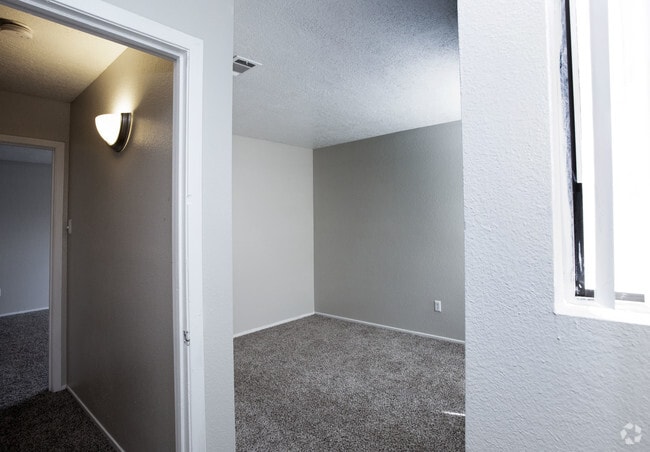 2Bd/2.5 Town Home - Meridian
