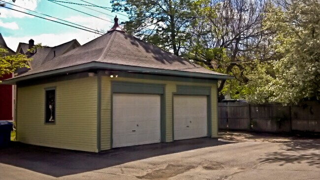 Garage for bikes/storage - 629 W South St