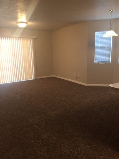 Foto del edificio - Great Daybreak Condo in Harvest Hills!!