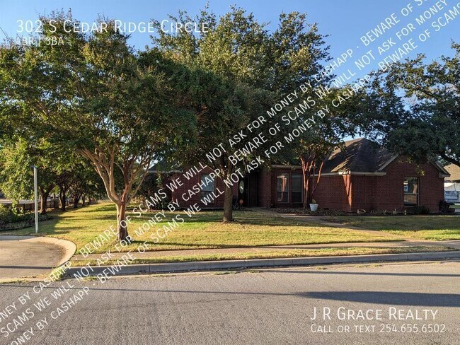 Building Photo - 302 S Cedar Ridge Cir