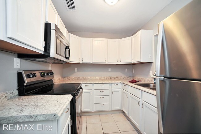 Building Photo - 3 br, 2 bath House - 1410 N Fiske Blvd