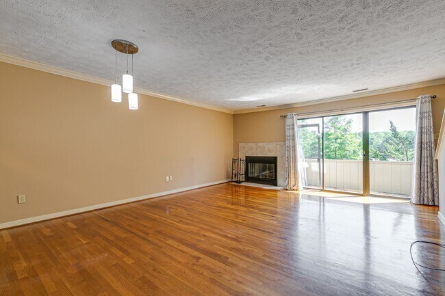 Foto del edificio - 3 Bedroom Townhome on Wilde Lake