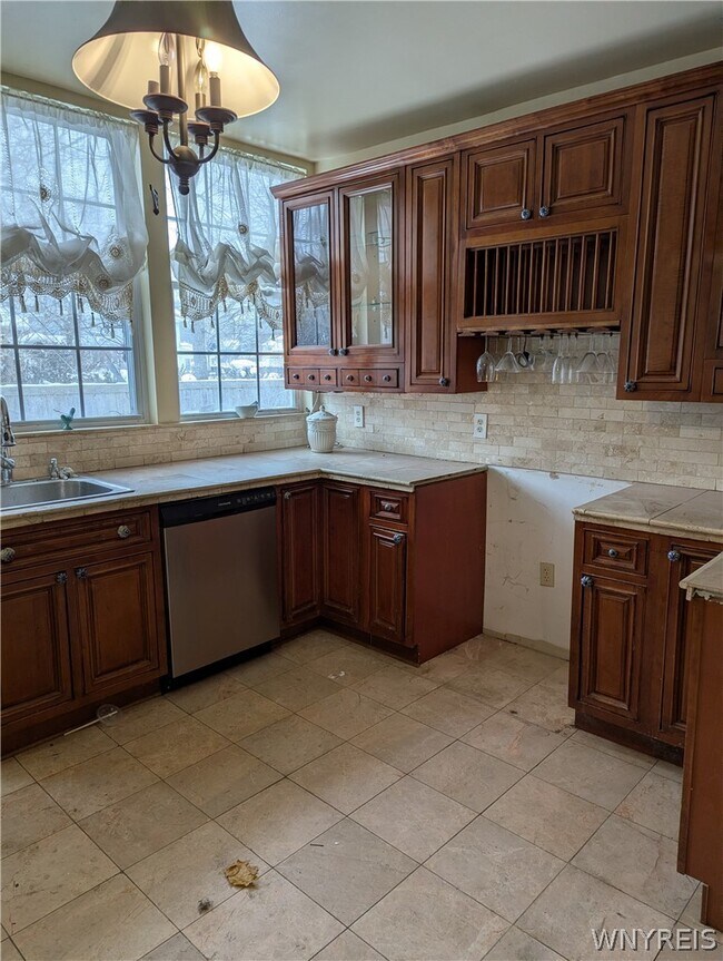 Foto del edificio - 5722 Buffalo Ave