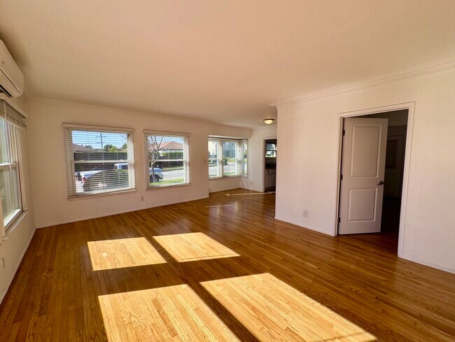 Foto del edificio - 6122 S Fairfax Ave