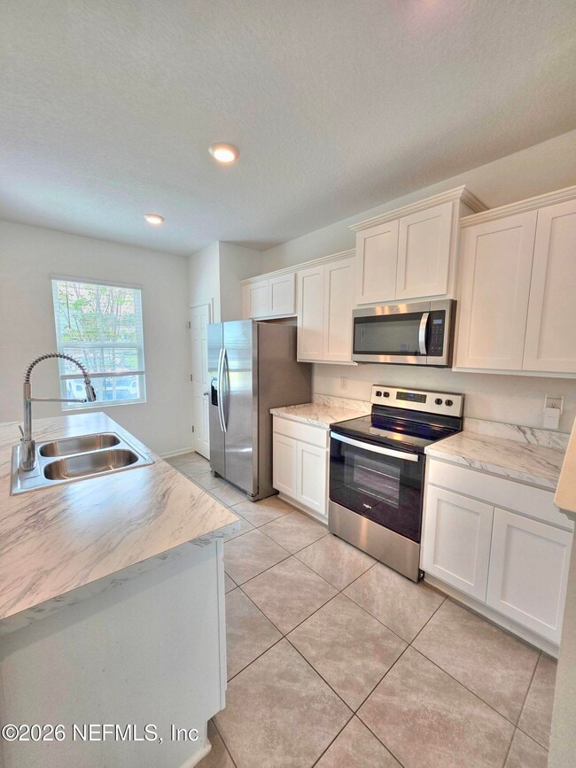 Building Photo - 3972 Vlg Vw Ln