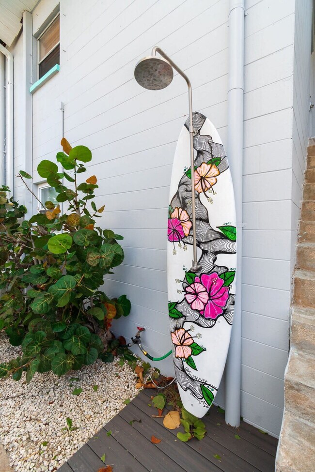 Building Photo - 141 California Ave