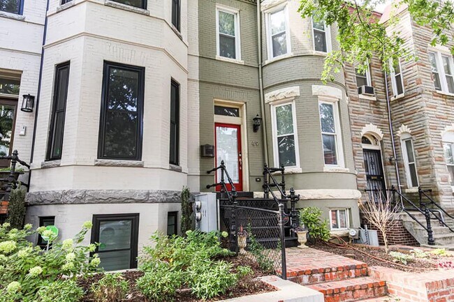 Foto del edificio - 49 Quincy Pl NE