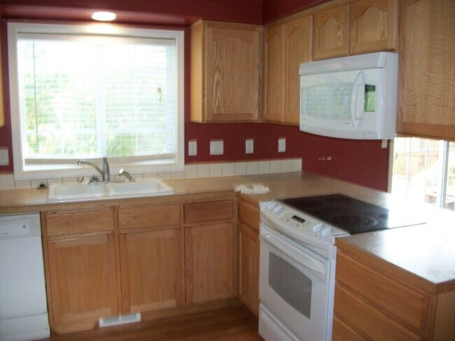 Foto del edificio - 2187 NE Grandhavens Ct.