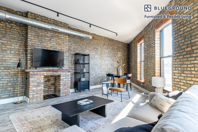 Foto del edificio - 1570 N Milwaukee Ave