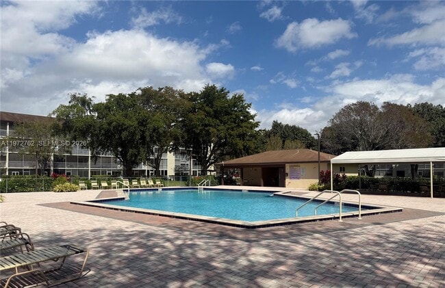 Foto del edificio - 13255 SW 9th Ct