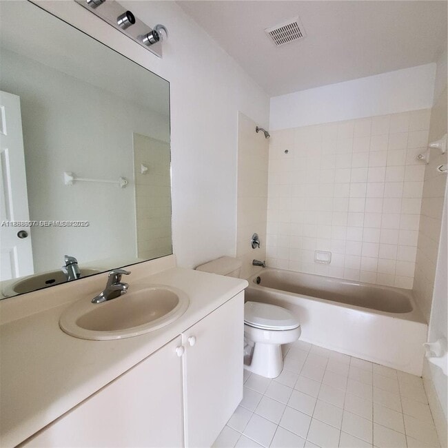 Foto del edificio - 2621 SE 15th Pl