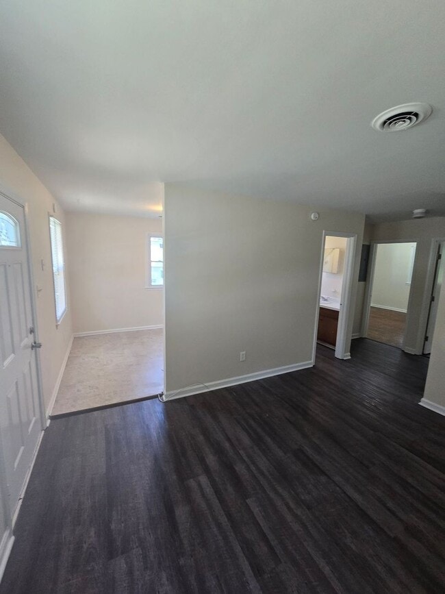 Building Photo - DUPLEX IN HOPEWELL