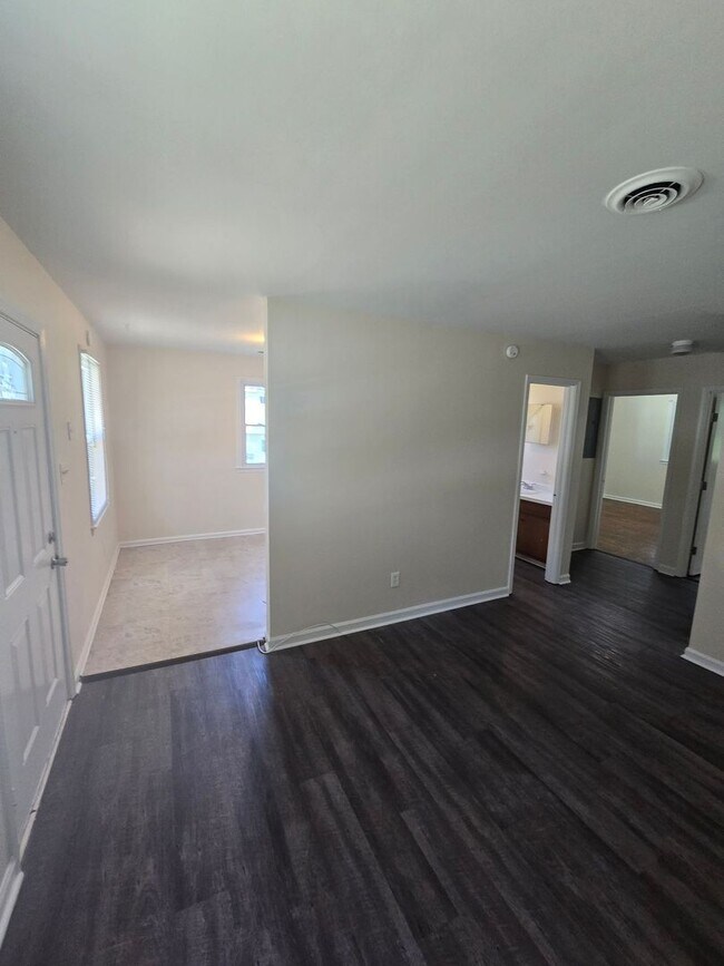 Foto del edificio - DUPLEX IN HOPEWELL