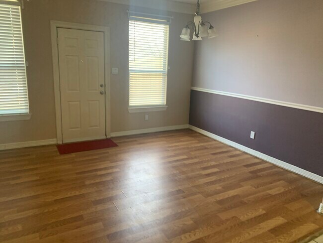 Foto del edificio - 10330 Panther Point Dr