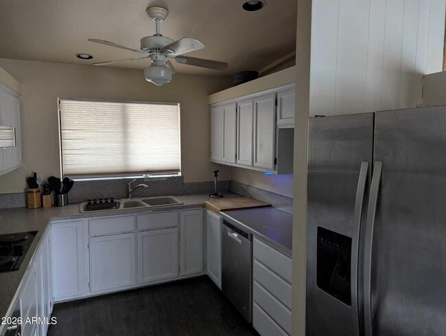 Building Photo - 717 E Granada Dr