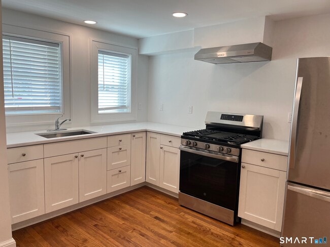 Foto del edificio - 446 Old Stratfield Rd