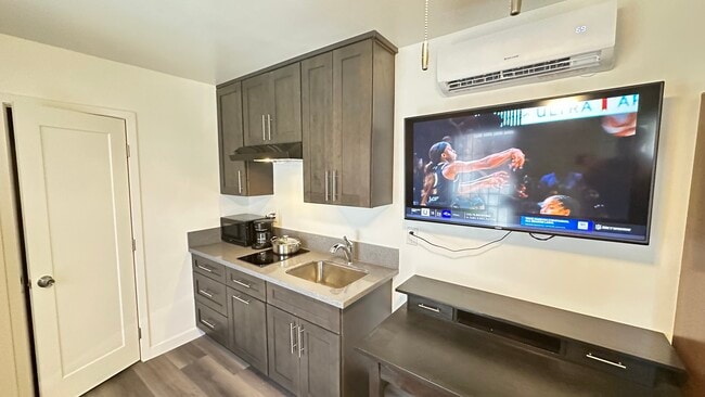 Foto del edificio - 11420 Cedar Ave