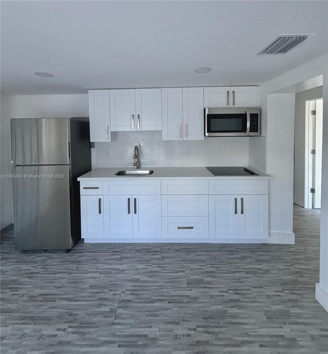 Foto del edificio - 753 NW 22nd Ct