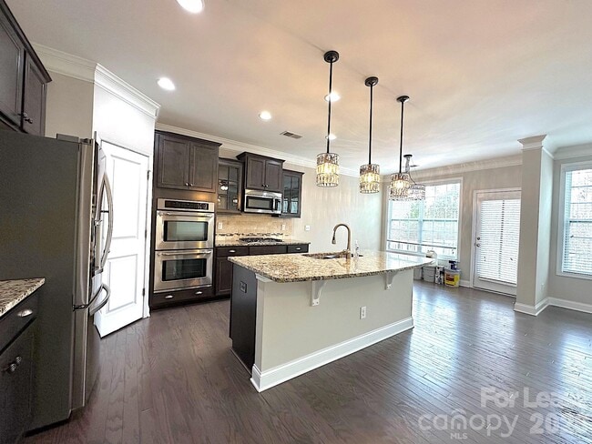 Foto del edificio - 9407 Inverness Bay Rd