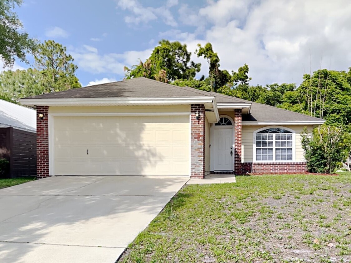 Primary Photo - 6139 Alpenrose Ave