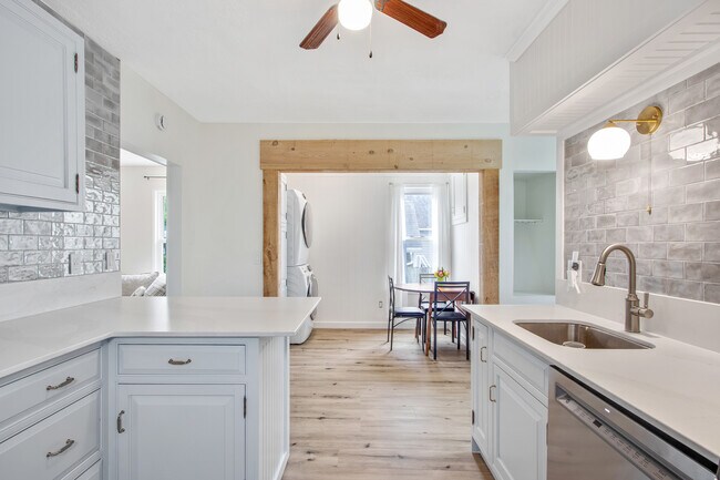 Building Photo - 34 Livingston St