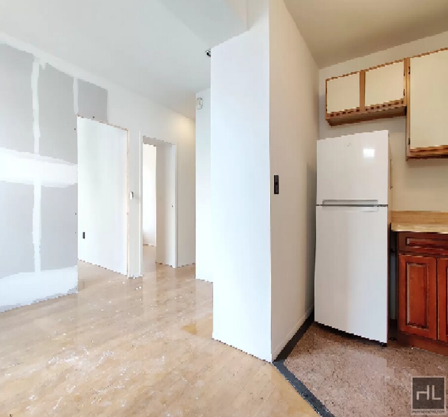 Foto del edificio - Sun-Filled 3BR in the Heart of the East Village | W/D in Unit