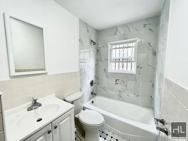 Building Photo - Spacious and Renovated Home with ample clo...