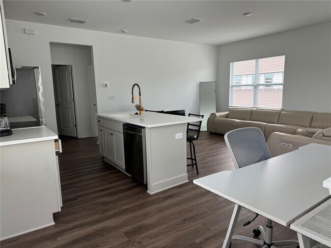 Building Photo - 6484 Rover Wy