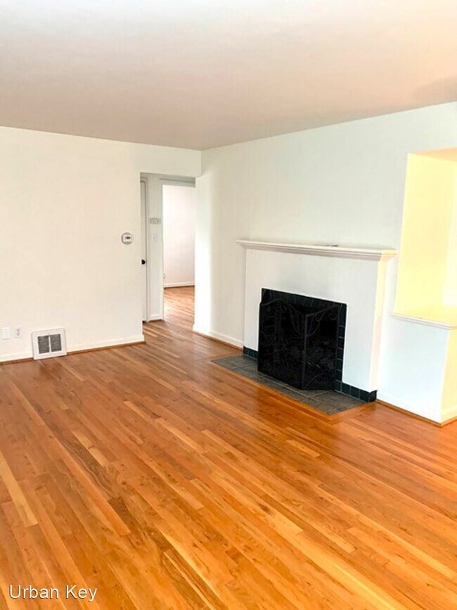 Building Photo - 2 br, 1 bath House - 4507 40th Ave SW