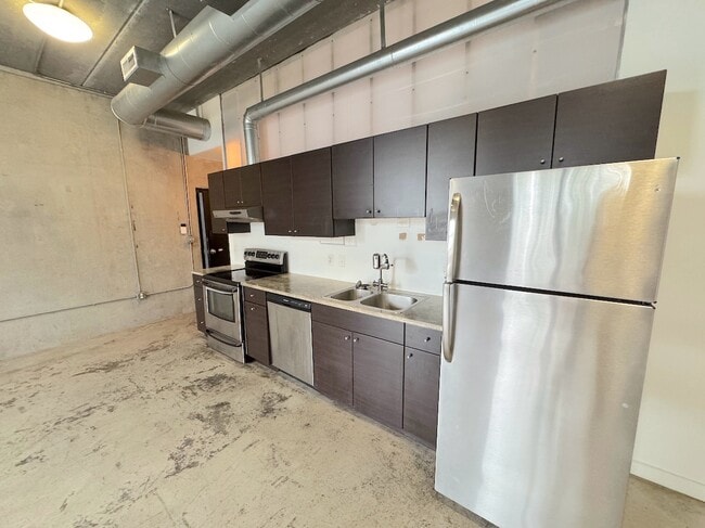 Building Photo - 2407 Bull St