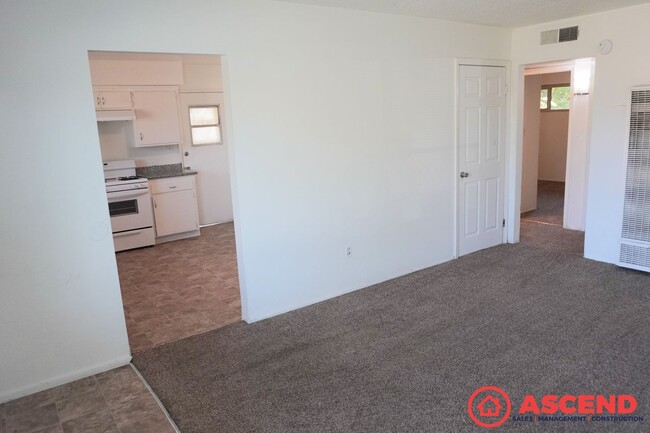 Building Photo - 415 Minner Ave