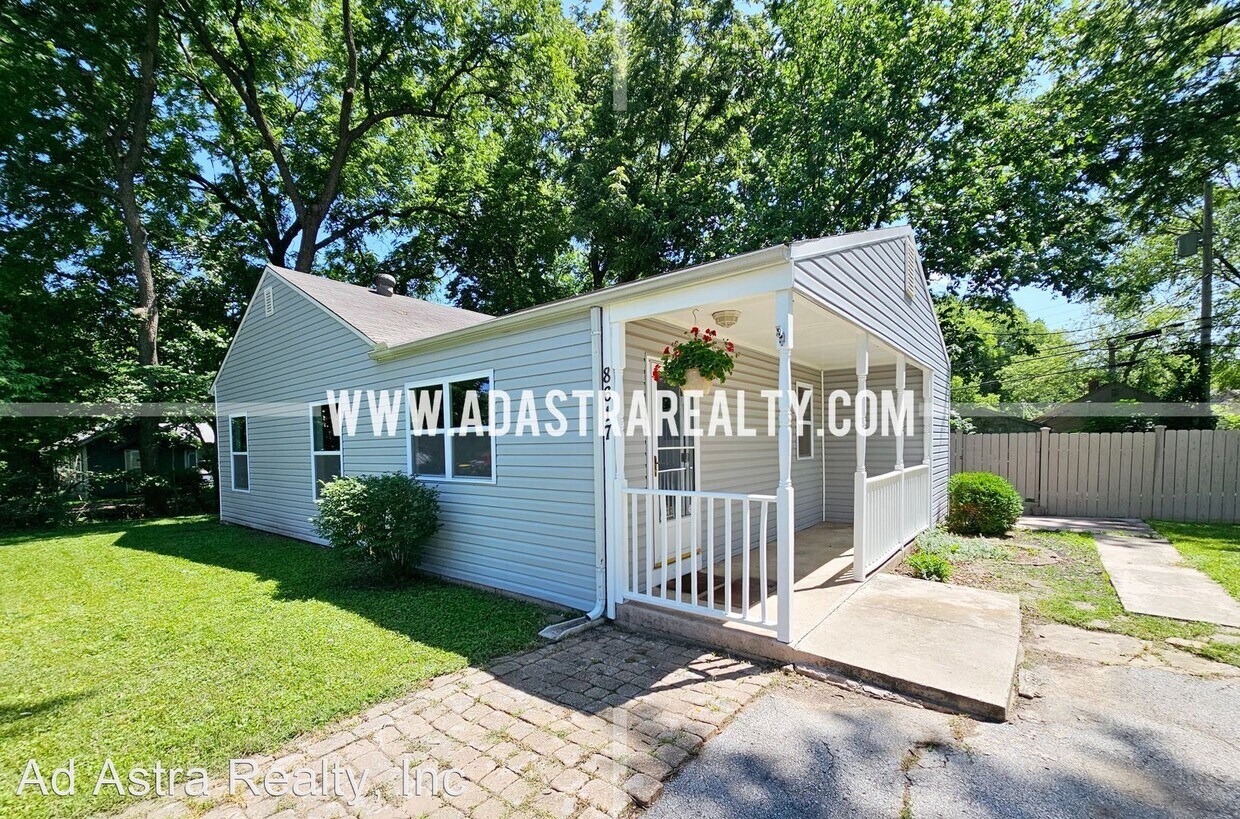 Primary Photo - 3 br, 1 bath House - 8617 Grant St.,