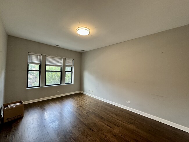 Building Photo - 1553 W Olive Ave